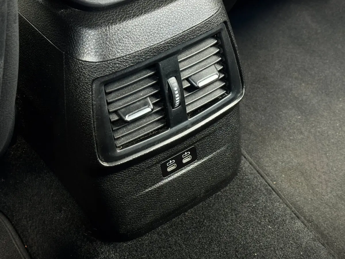 218i 7 persoons | M-Sport | LED | Memory | Navi | Stoelverwarming | Elektr. achterklep