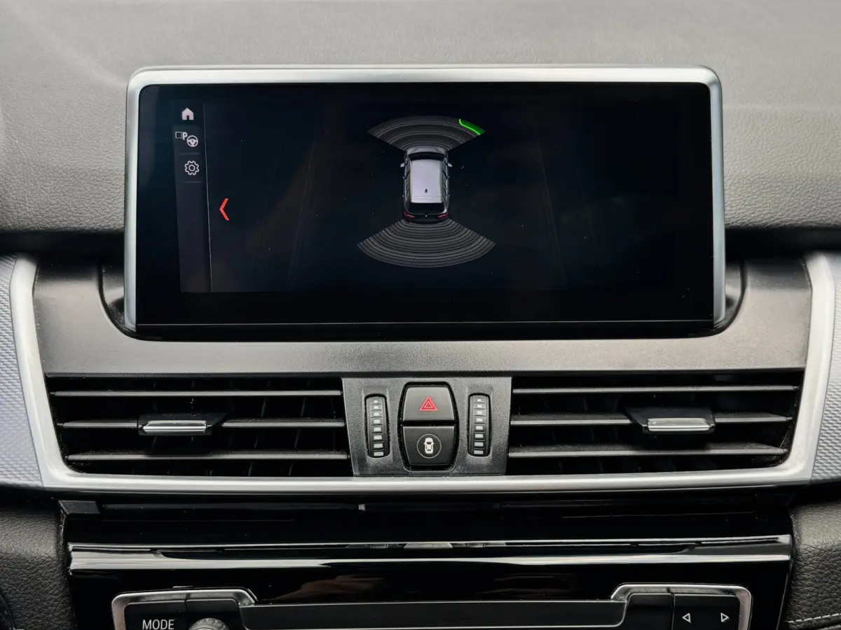 218i 7 persoons | M-Sport | LED | Memory | Navi | Stoelverwarming | Elektr. achterklep