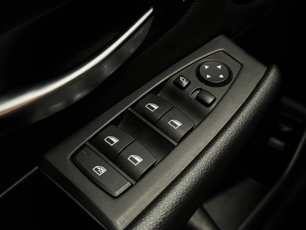218i 7 persoons | M-Sport | LED | Memory | Navi | Stoelverwarming | Elektr. achterklep
