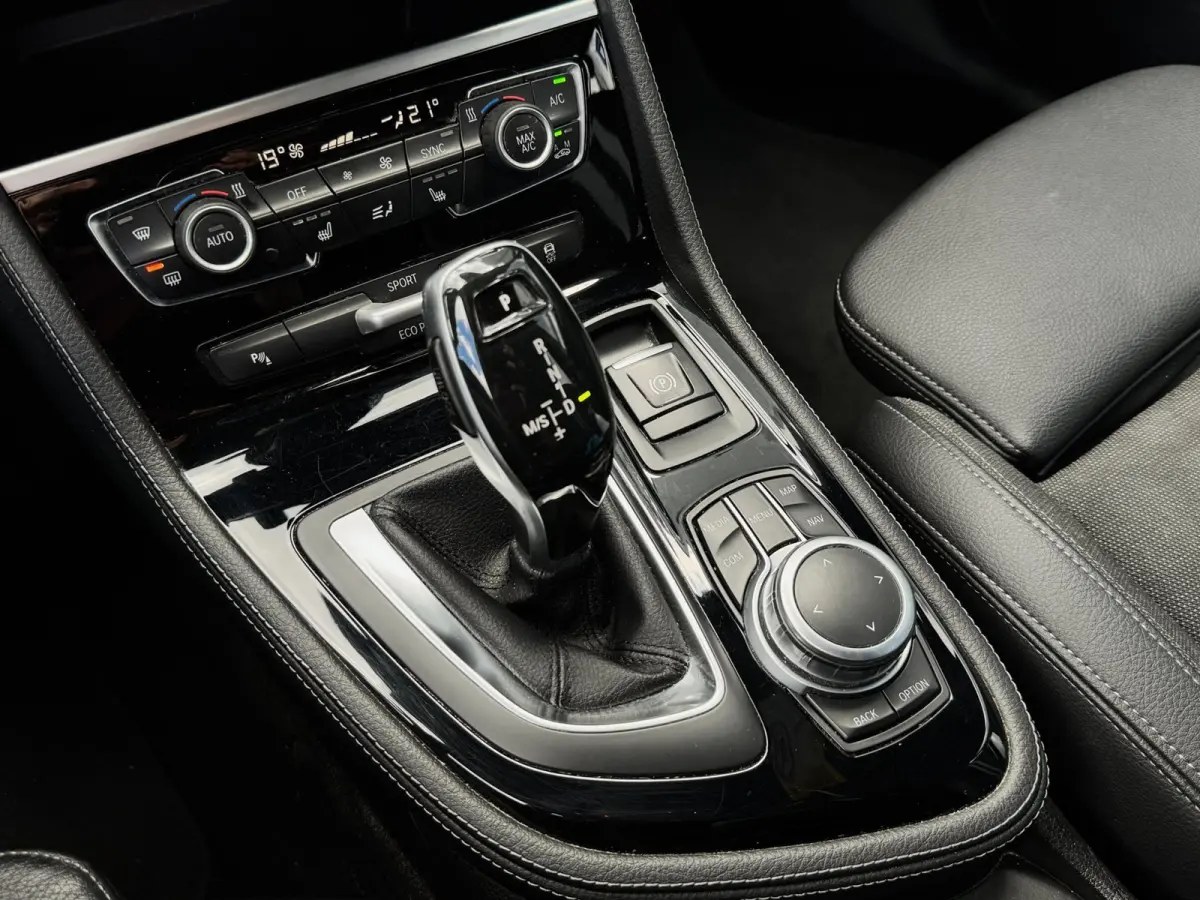 218i 7 persoons | M-Sport | LED | Memory | Navi | Stoelverwarming | Elektr. achterklep