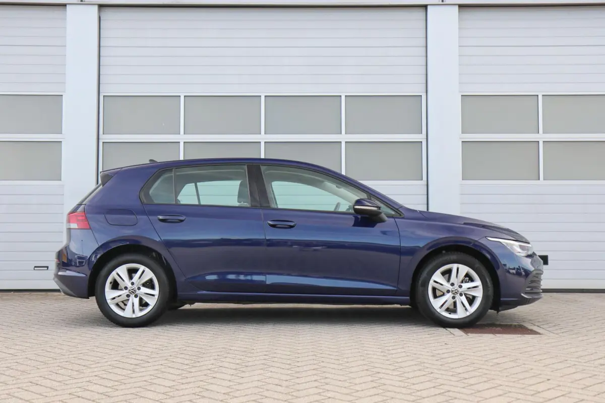 1.0 eTSI 110pk DSG Life | Navigatie | App Connect | Parkeersensoren | All-Season Banden