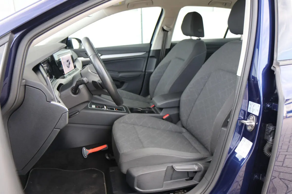 1.0 eTSI 110pk DSG Life | Navigatie | App Connect | Parkeersensoren | All-Season Banden