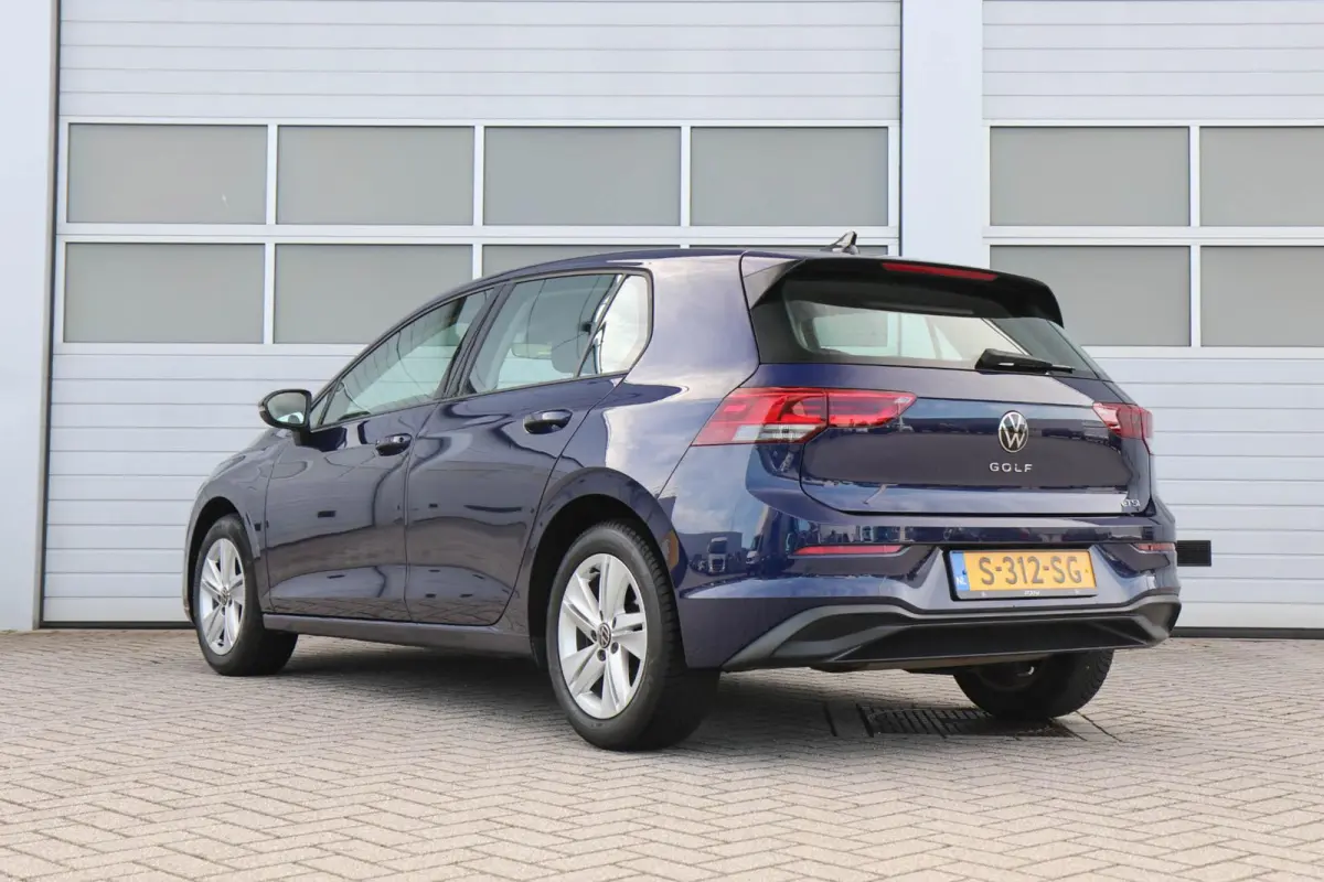 1.0 eTSI 110pk DSG Life | Navigatie | App Connect | Parkeersensoren | All-Season Banden