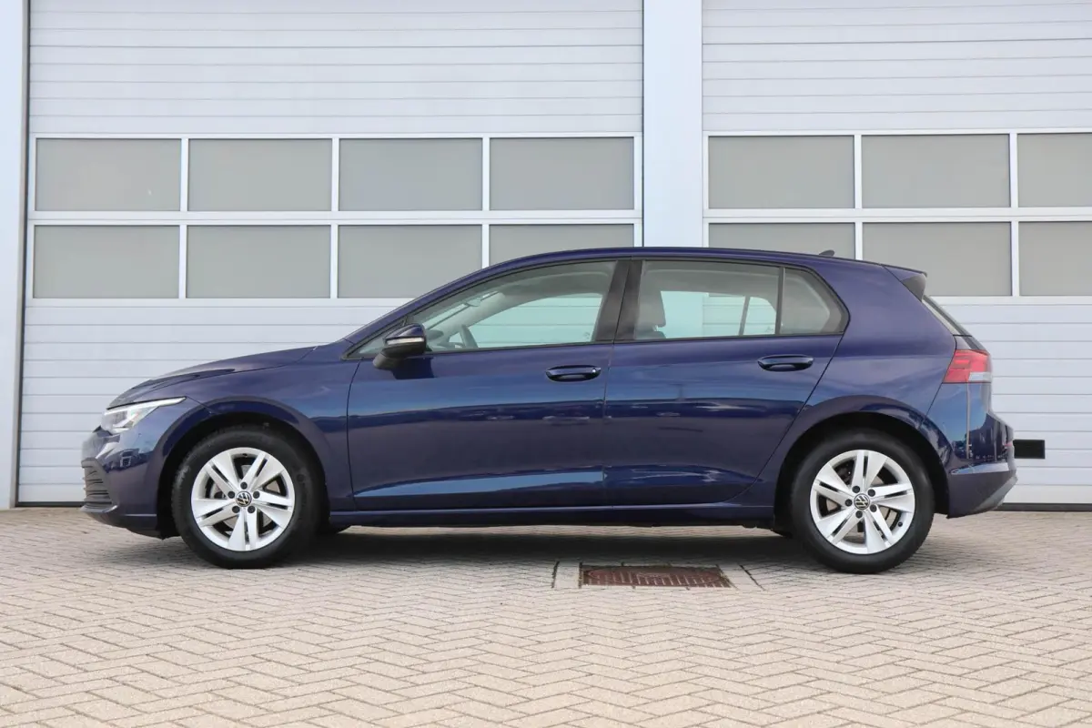 1.0 eTSI 110pk DSG Life | Navigatie | App Connect | Parkeersensoren | All-Season Banden
