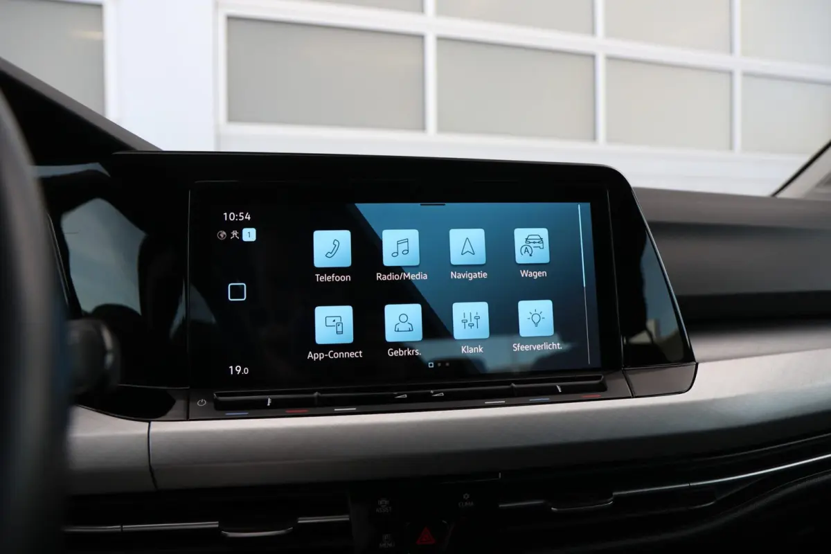 1.0 eTSI 110pk DSG Life | Navigatie | App Connect | Parkeersensoren | All-Season Banden