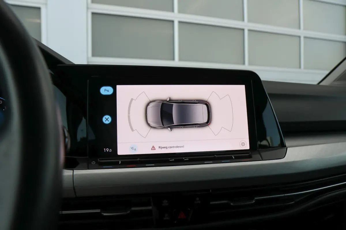 1.0 eTSI 110pk DSG Life | Navigatie | App Connect | Parkeersensoren | All-Season Banden