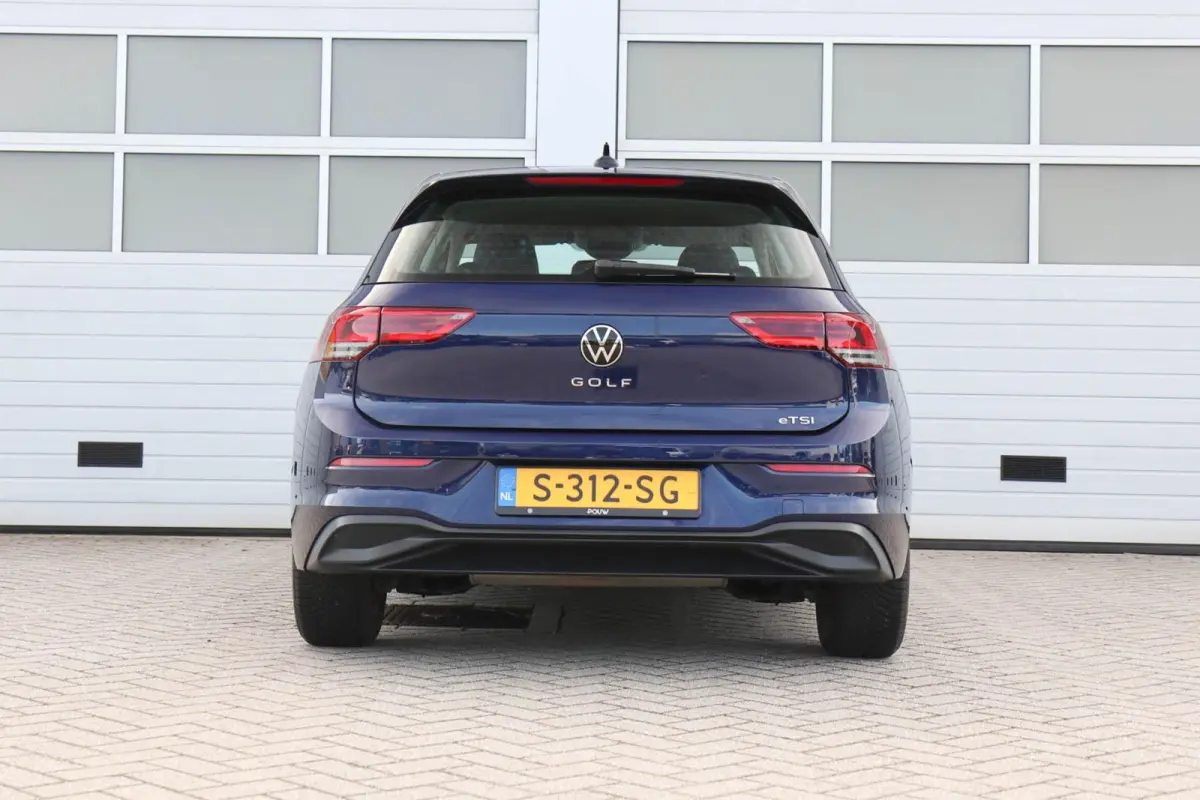 1.0 eTSI 110pk DSG Life | Navigatie | App Connect | Parkeersensoren | All-Season Banden