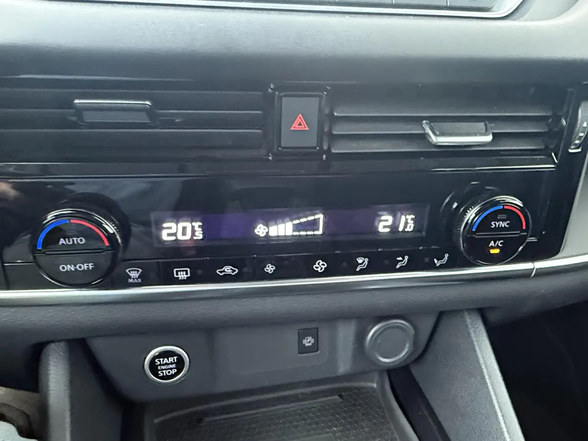1.3 MHEV Xtronic Acenta | AUTOMAAT | Trekhaak |