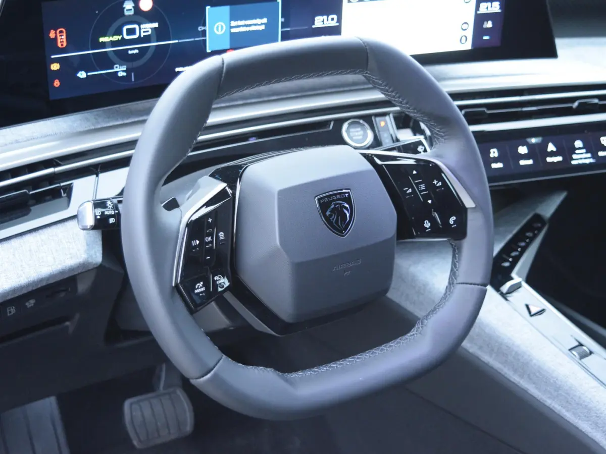 1.6 plug-in Hybrid 195 Allure | 195PK | NAVI | PARKEERSENSOREN MET CAMERA | AFN TREKHAAK