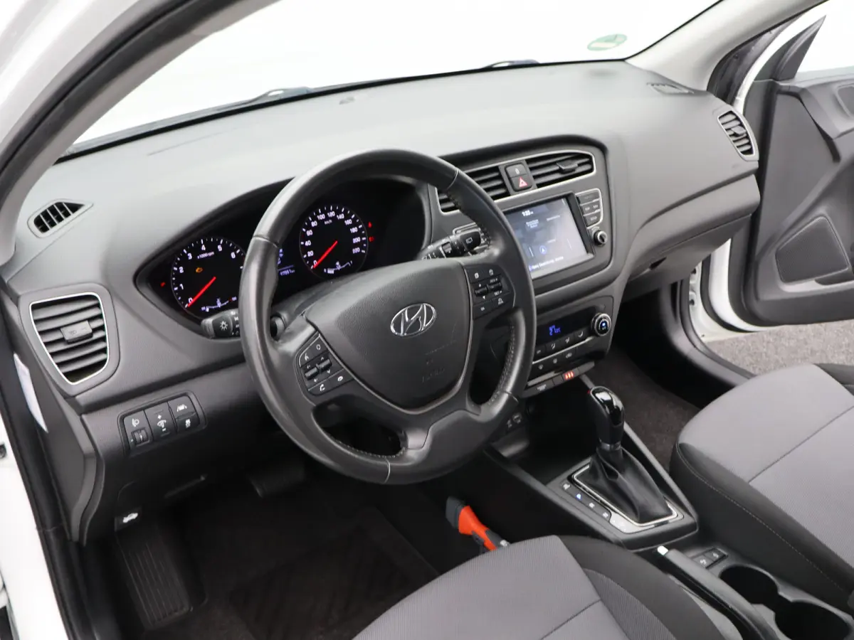 1.0 T-GDI Comfort | Automaat | Stoelverwarming voor | Navigatie | Airco | | Achteruitrijcamera | Achteruitrijcamera standaard | Airco (automatisch)
