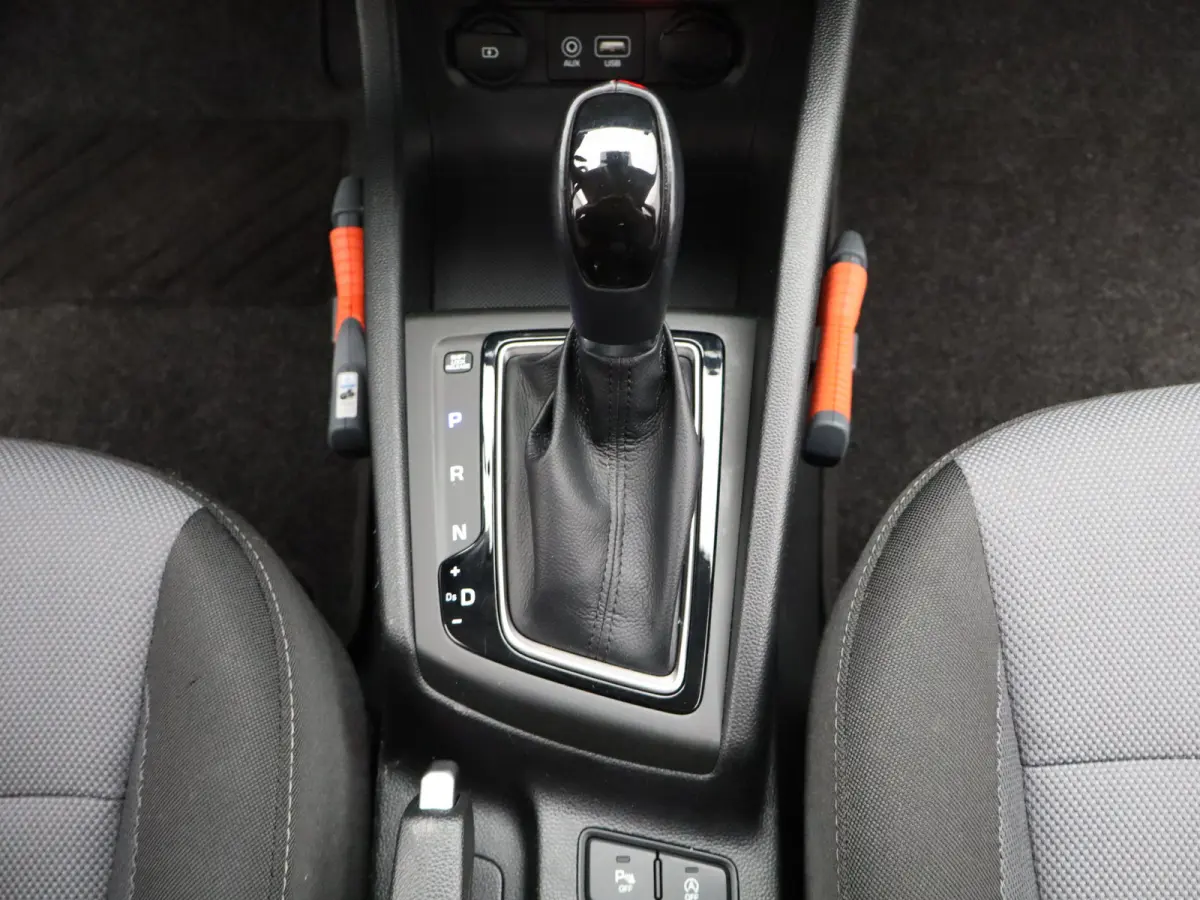 1.0 T-GDI Comfort | Automaat | Stoelverwarming voor | Navigatie | Airco | | Achteruitrijcamera | Achteruitrijcamera standaard | Airco (automatisch)