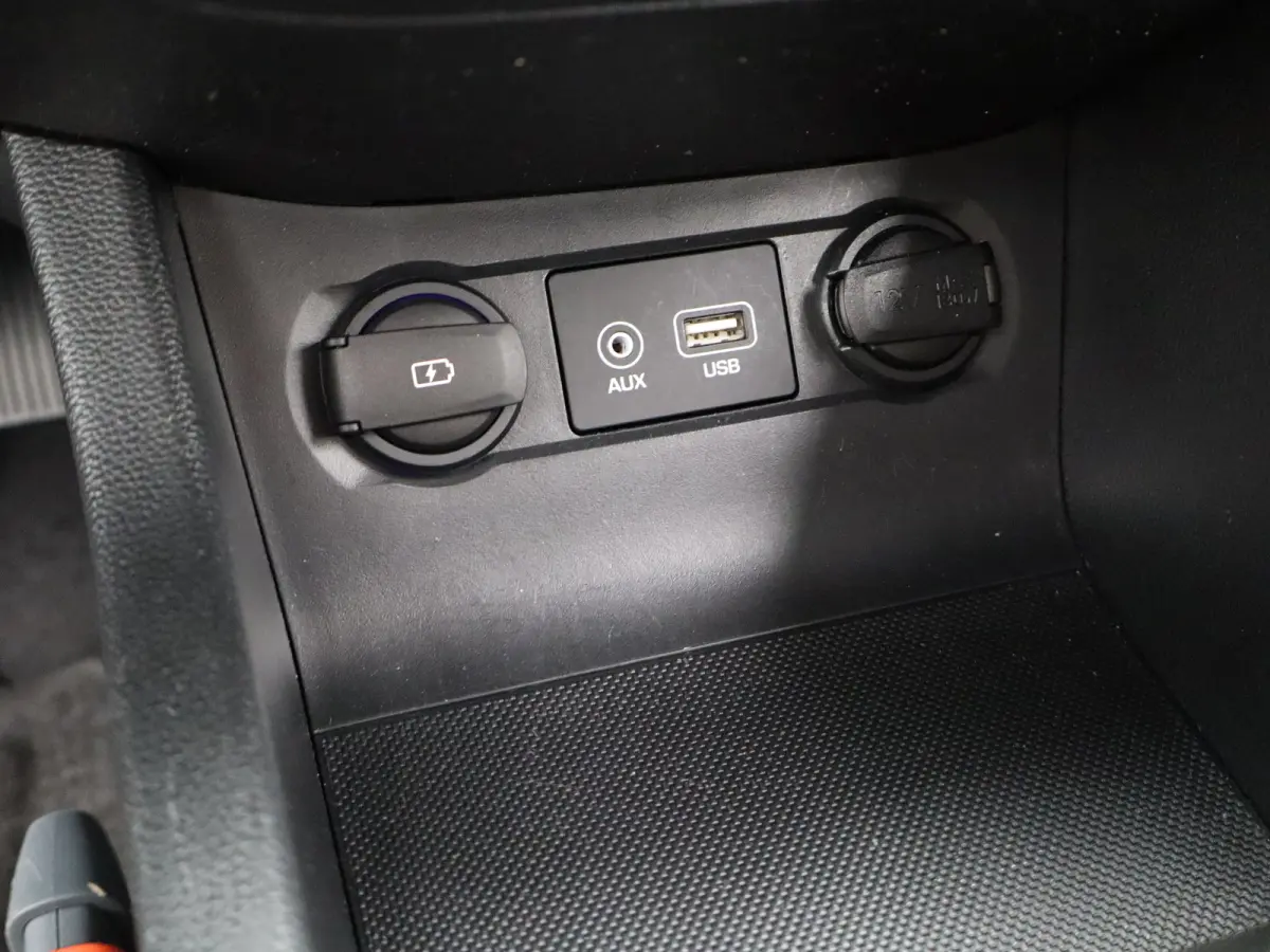 1.0 T-GDI Comfort | Automaat | Stoelverwarming voor | Navigatie | Airco | | Achteruitrijcamera | Achteruitrijcamera standaard | Airco (automatisch)