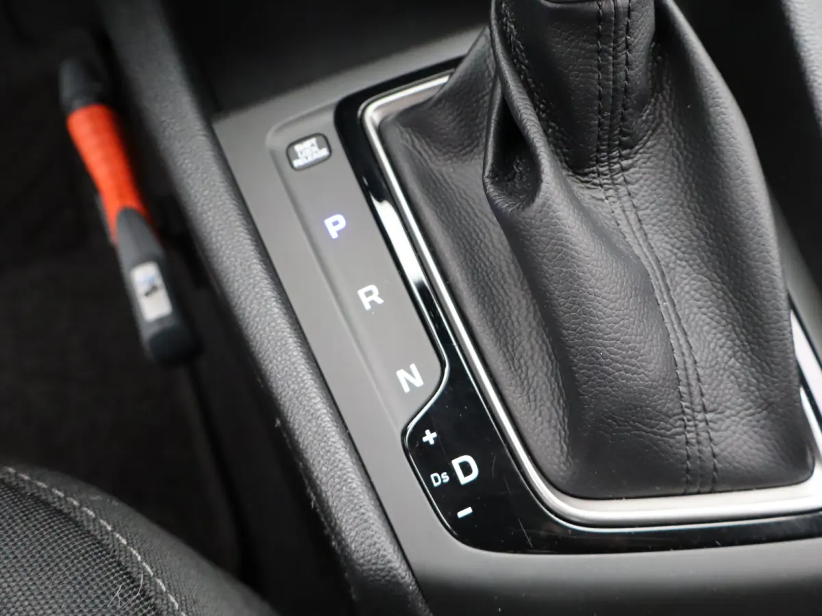 1.0 T-GDI Comfort | Automaat | Stoelverwarming voor | Navigatie | Airco | | Achteruitrijcamera | Achteruitrijcamera standaard | Airco (automatisch)