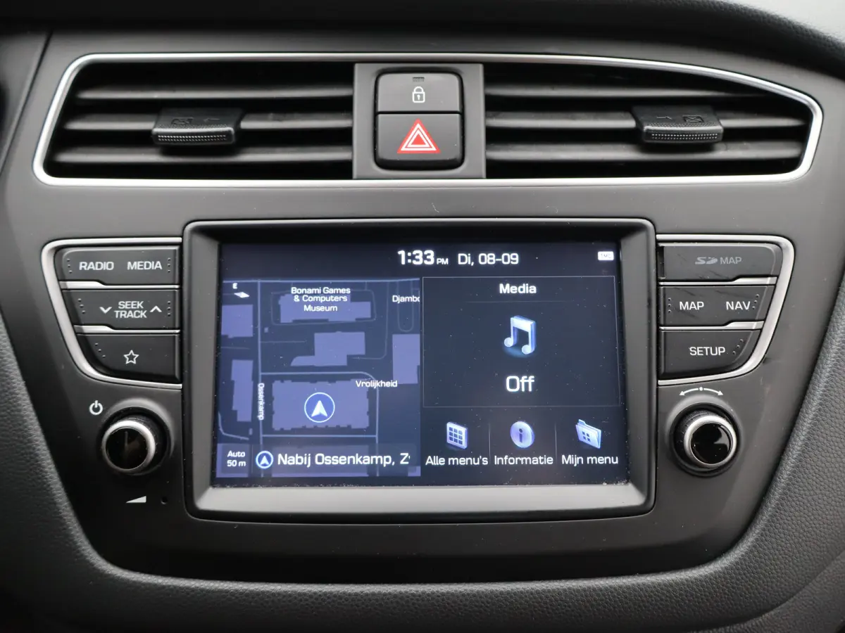 1.0 T-GDI Comfort | Automaat | Stoelverwarming voor | Navigatie | Airco | | Achteruitrijcamera | Achteruitrijcamera standaard | Airco (automatisch)