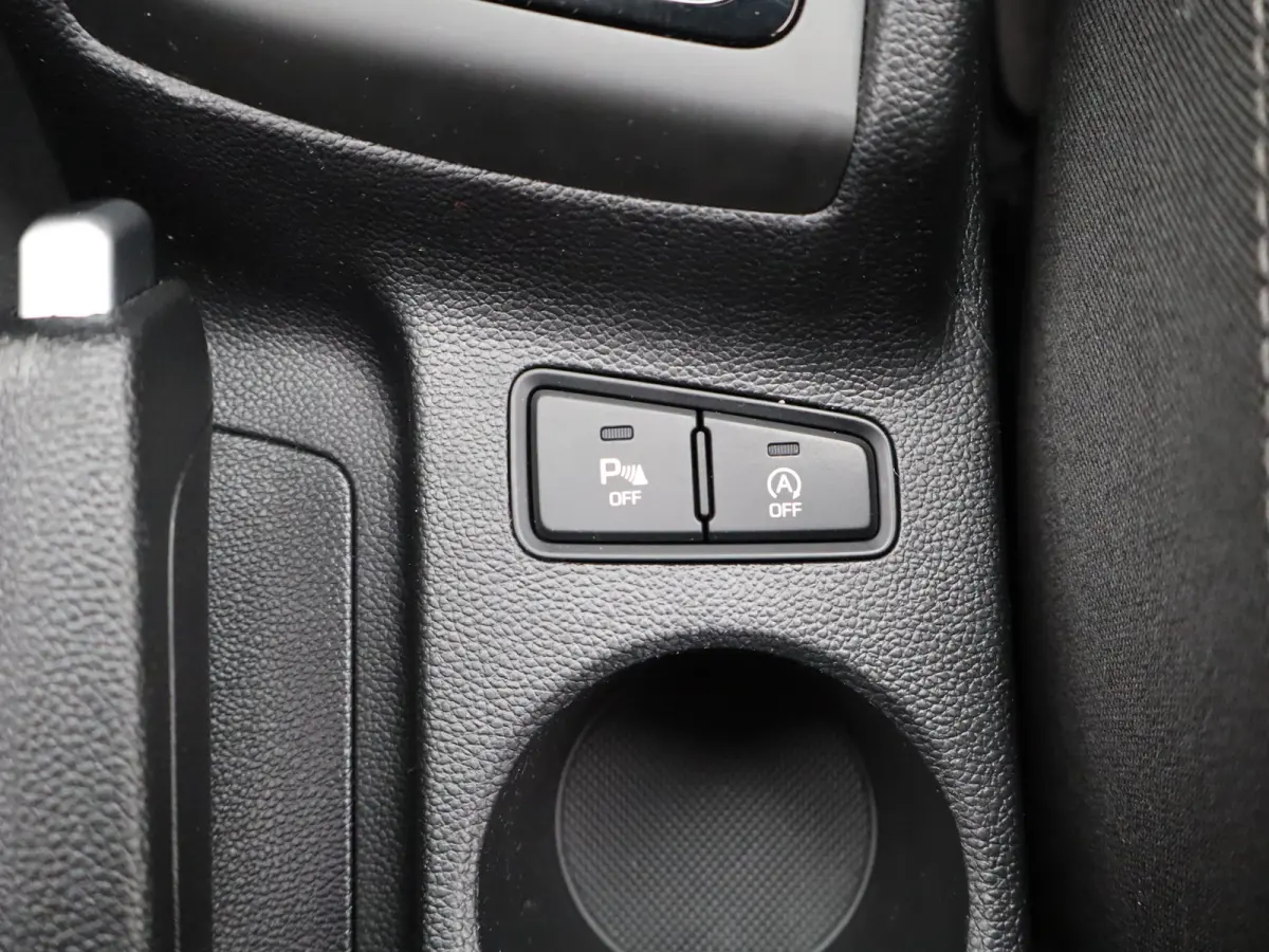 1.0 T-GDI Comfort | Automaat | Stoelverwarming voor | Navigatie | Airco | | Achteruitrijcamera | Achteruitrijcamera standaard | Airco (automatisch)