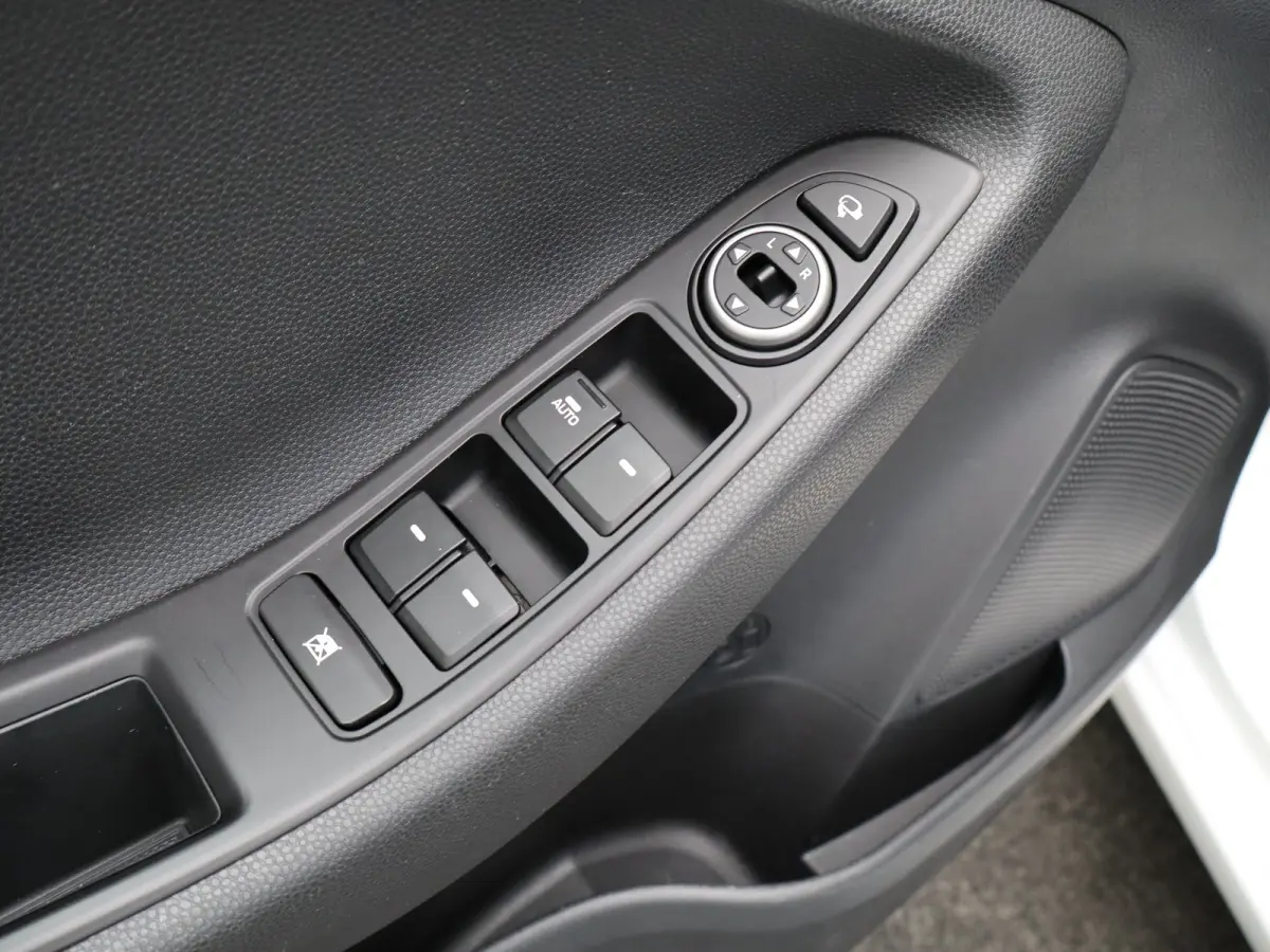 1.0 T-GDI Comfort | Automaat | Stoelverwarming voor | Navigatie | Airco | | Achteruitrijcamera | Achteruitrijcamera standaard | Airco (automatisch)