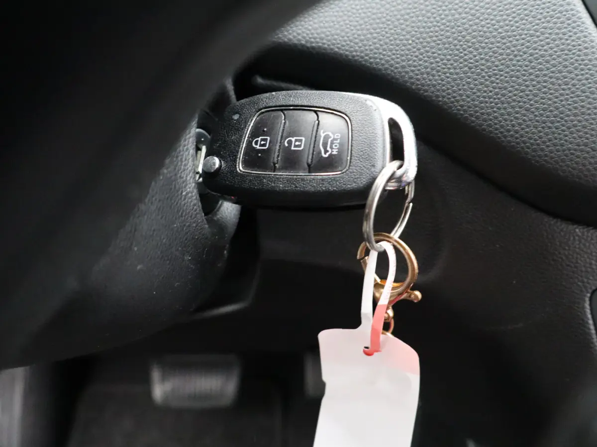 1.0 T-GDI Comfort | Automaat | Stoelverwarming voor | Navigatie | Airco | | Achteruitrijcamera | Achteruitrijcamera standaard | Airco (automatisch)