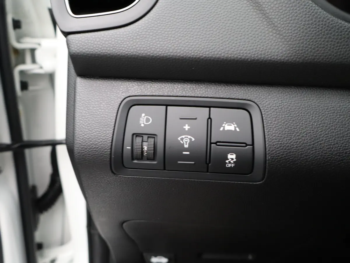1.0 T-GDI Comfort | Automaat | Stoelverwarming voor | Navigatie | Airco | | Achteruitrijcamera | Achteruitrijcamera standaard | Airco (automatisch)