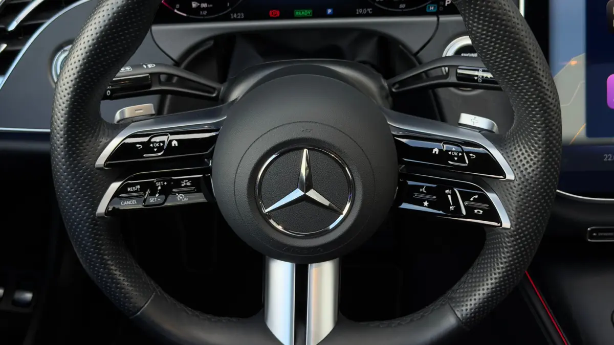 313pk 300e AMG Line | AMG-Styling | 360 Camera | Burmeister Audio | Stoelventilatie | Adaptive Cruise met Stuurhulp | Elektrisch panoramadak | Leder |