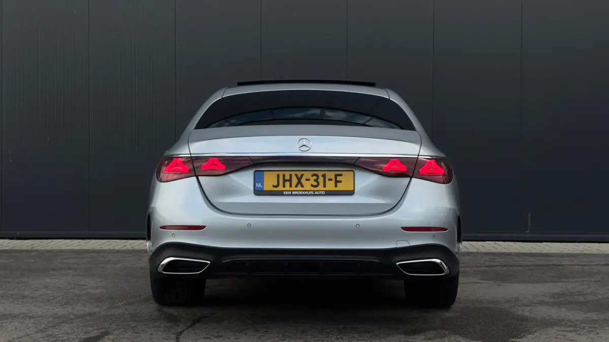 313pk 300e AMG Line | AMG-Styling | 360 Camera | Burmeister Audio | Stoelventilatie | Adaptive Cruise met Stuurhulp | Elektrisch panoramadak | Leder |