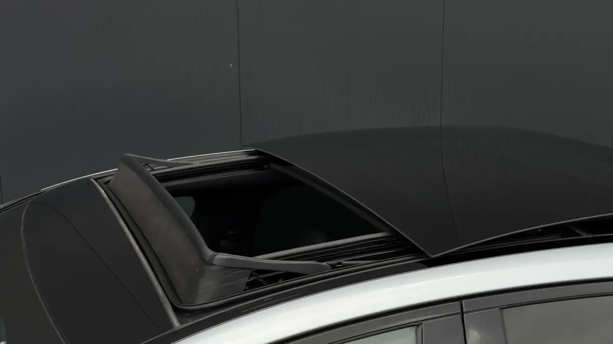 313pk 300e AMG Line | AMG-Styling | 360 Camera | Burmeister Audio | Stoelventilatie | Adaptive Cruise met Stuurhulp | Elektrisch panoramadak | Leder |