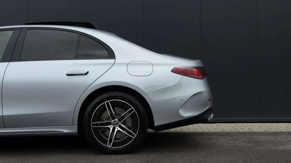 313pk 300e AMG Line | AMG-Styling | 360 Camera | Burmeister Audio | Stoelventilatie | Adaptive Cruise met Stuurhulp | Elektrisch panoramadak | Leder |