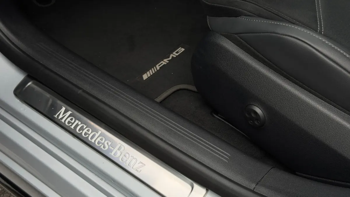 313pk 300e AMG Line | AMG-Styling | 360 Camera | Burmeister Audio | Stoelventilatie | Adaptive Cruise met Stuurhulp | Elektrisch panoramadak | Leder |