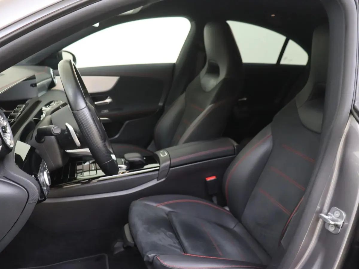 250 e AMG Line / Stoelverwarming / Trekhaak / Achteruitrijcamera /