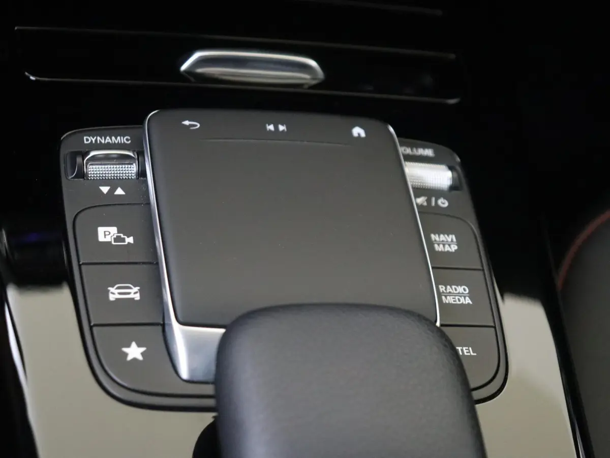 250 e AMG Line / Stoelverwarming / Trekhaak / Achteruitrijcamera /