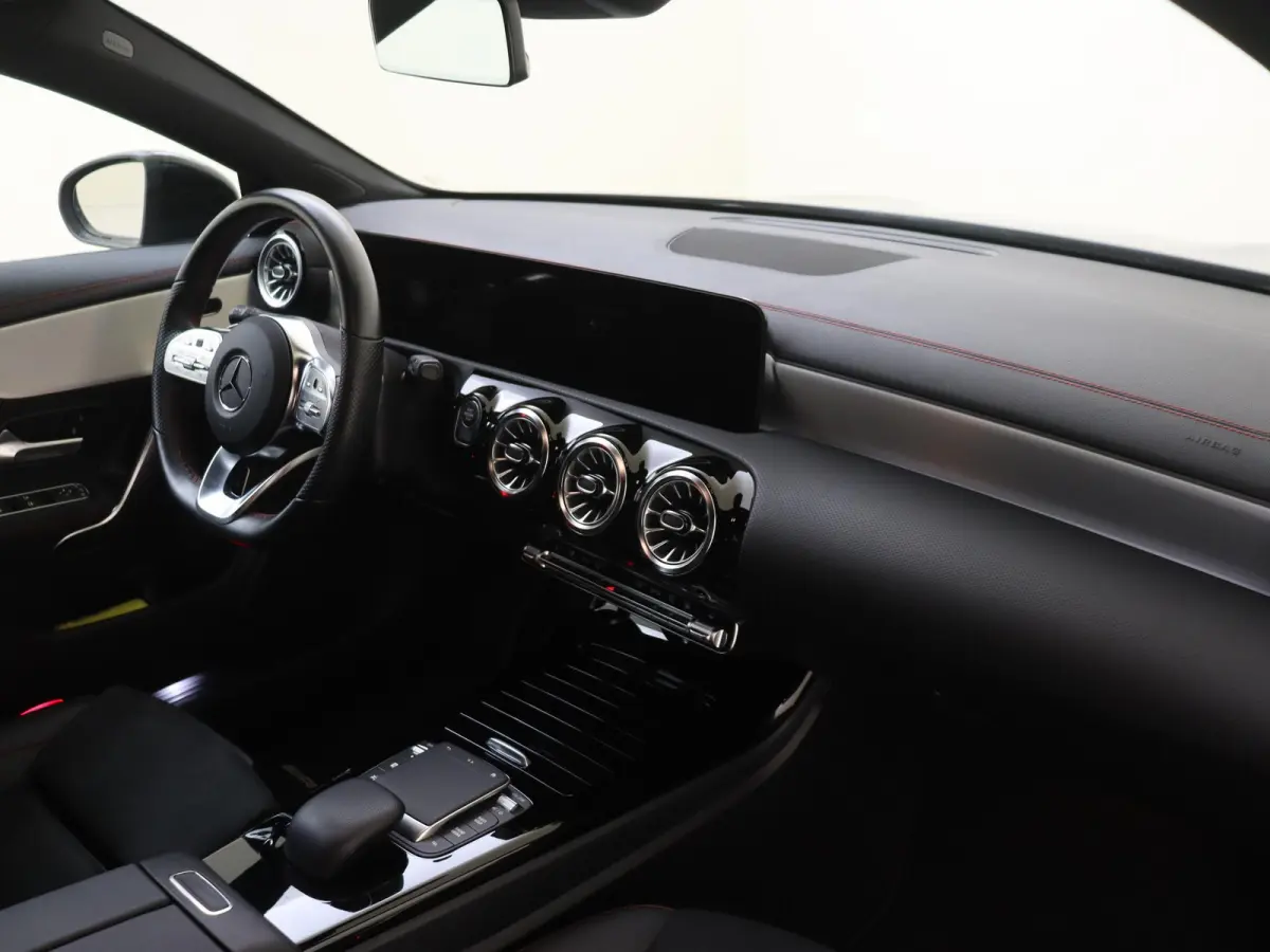250 e AMG Line / Stoelverwarming / Trekhaak / Achteruitrijcamera /
