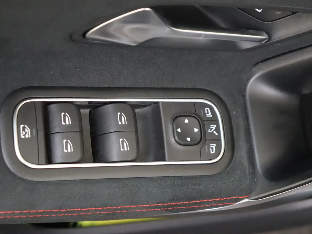 250 e AMG Line / Stoelverwarming / Trekhaak / Achteruitrijcamera /