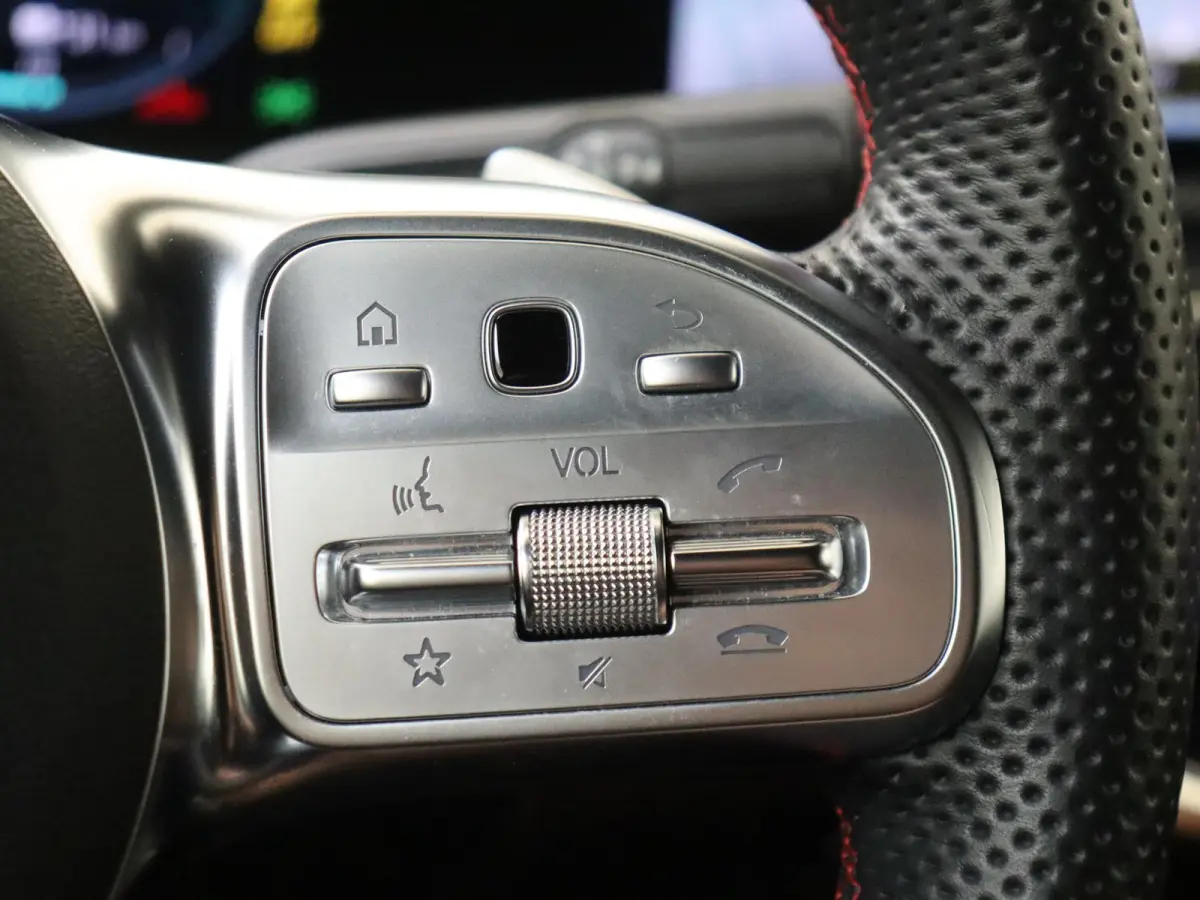 250 e AMG Line / Stoelverwarming / Trekhaak / Achteruitrijcamera /