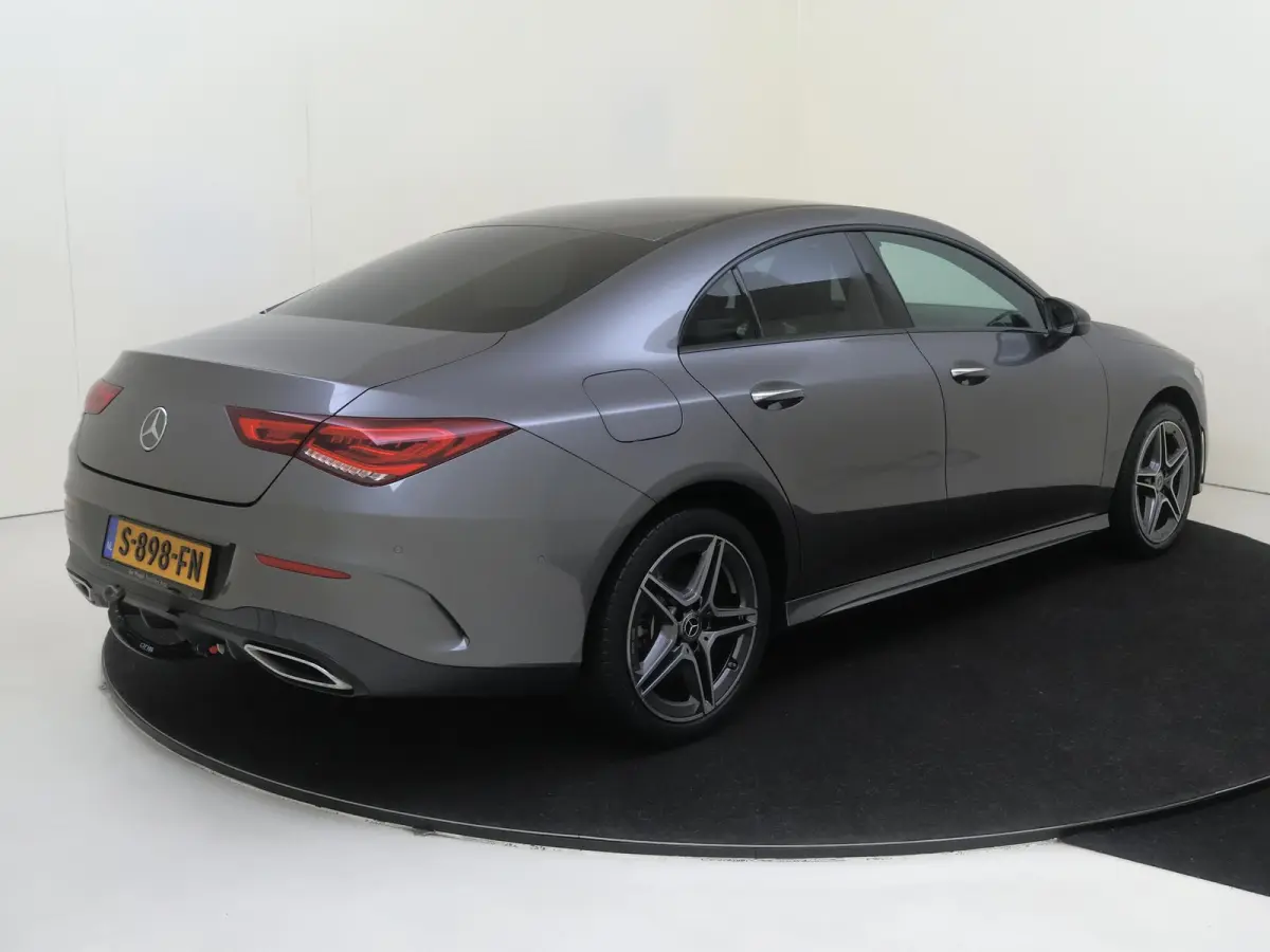 250 e AMG Line / Stoelverwarming / Trekhaak / Achteruitrijcamera /