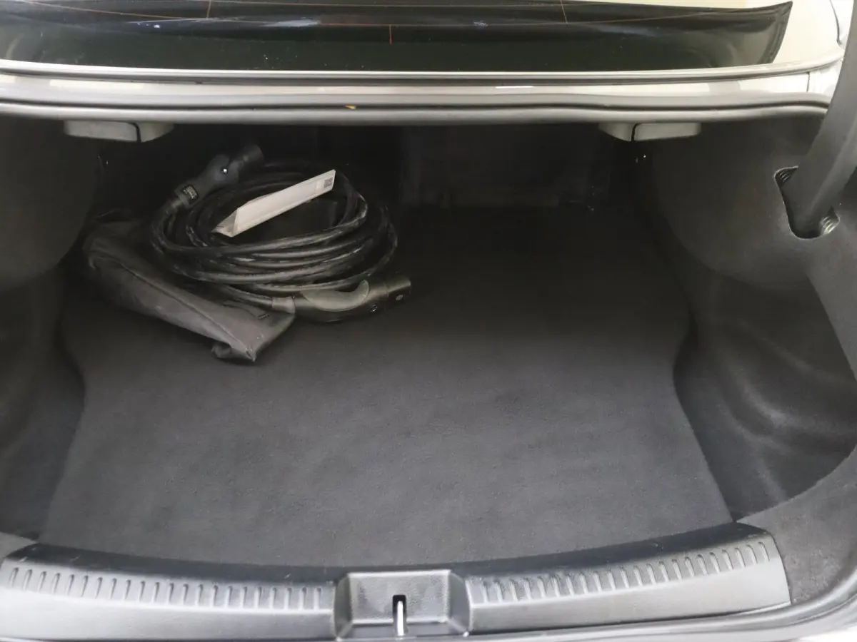 250 e AMG Line / Stoelverwarming / Trekhaak / Achteruitrijcamera /