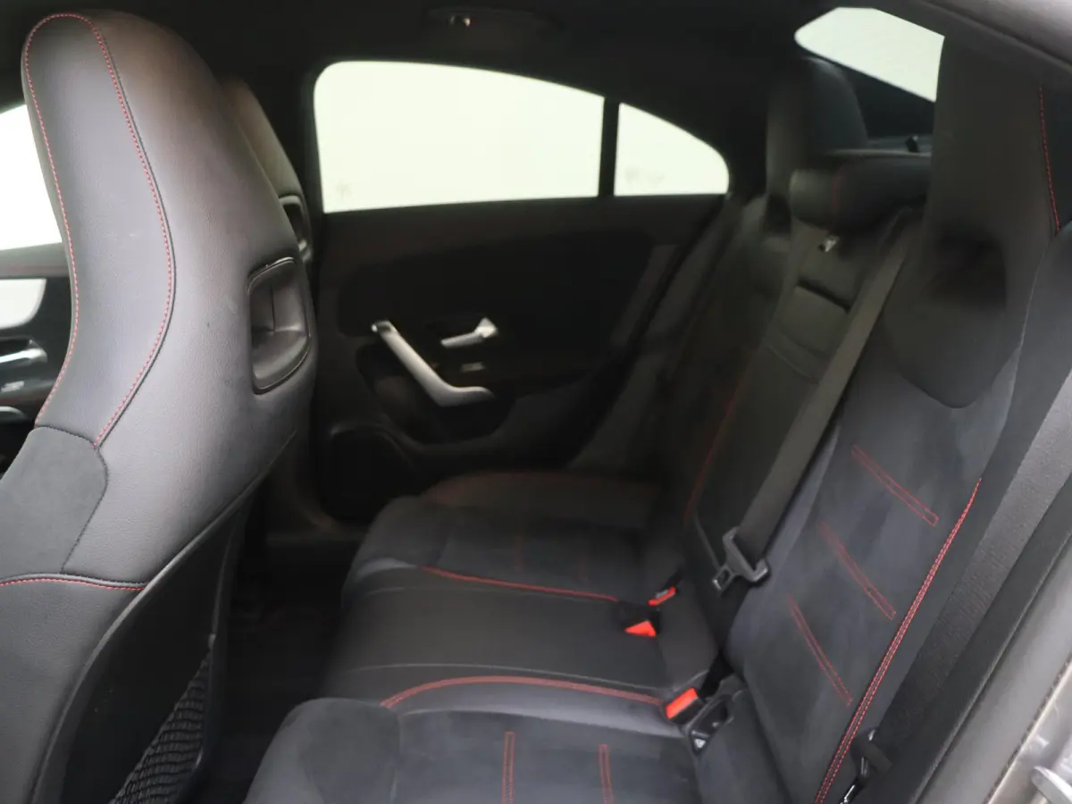 250 e AMG Line / Stoelverwarming / Trekhaak / Achteruitrijcamera /