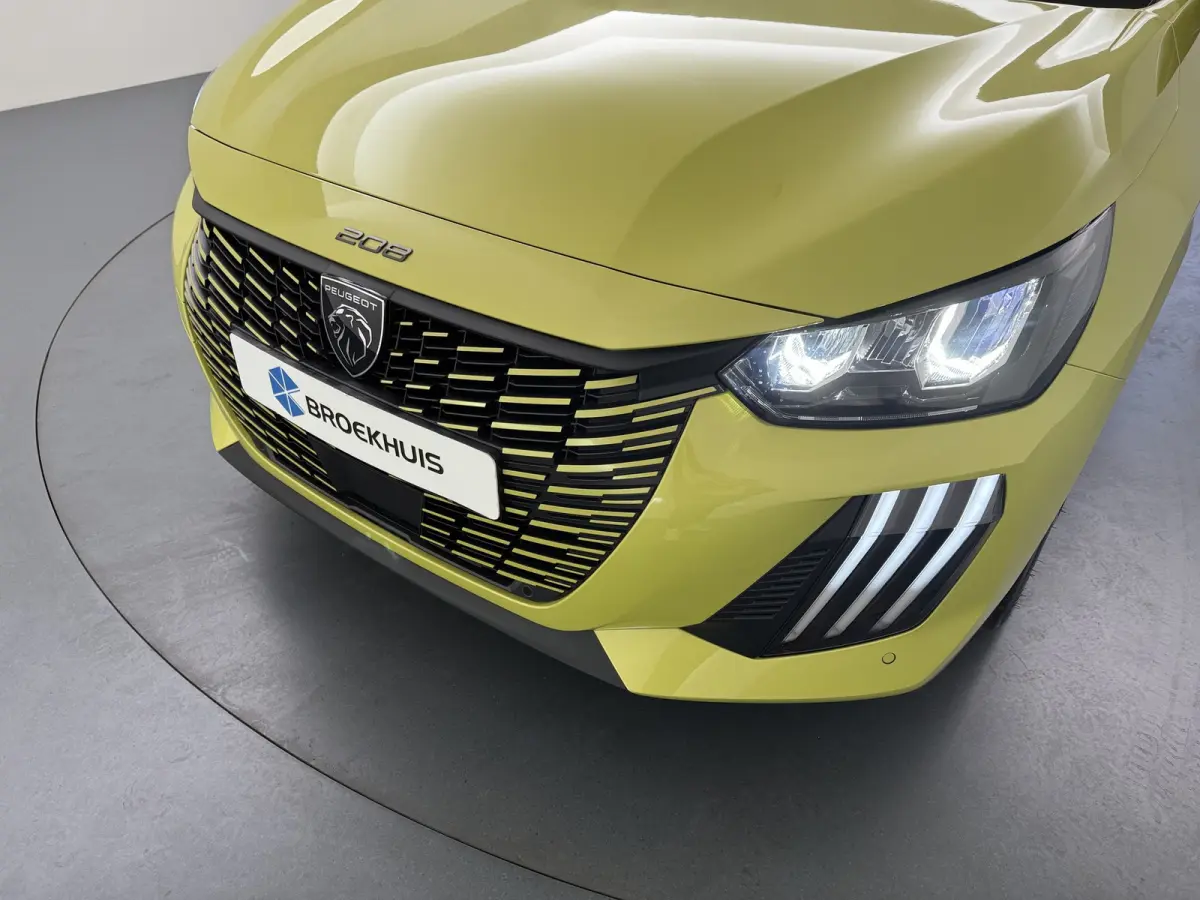 | Demo Deal | 1.2 Hybrid 110 e-DCS6 Business | Automatische verlichting | Elektrische parkeerrem | Extra getinte achterste zijruiten en achterruit
