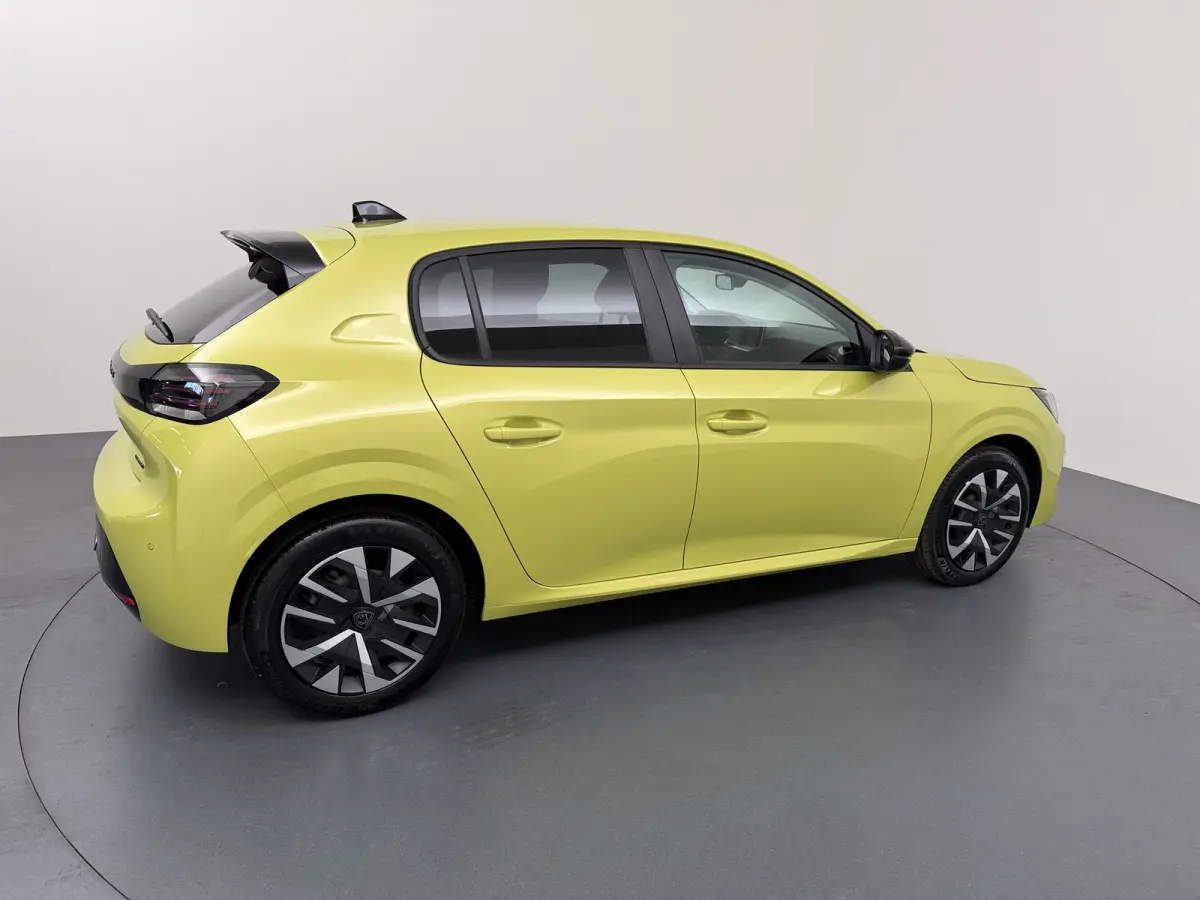 | Demo Deal | 1.2 Hybrid 110 e-DCS6 Business | Automatische verlichting | Elektrische parkeerrem | Extra getinte achterste zijruiten en achterruit