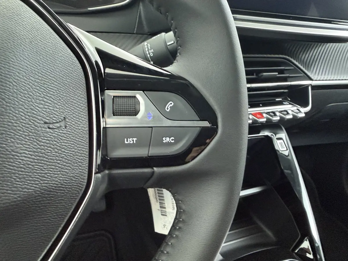 | Demo Deal | 1.2 Hybrid 110 e-DCS6 Business | Automatische verlichting | Elektrische parkeerrem | Extra getinte achterste zijruiten en achterruit