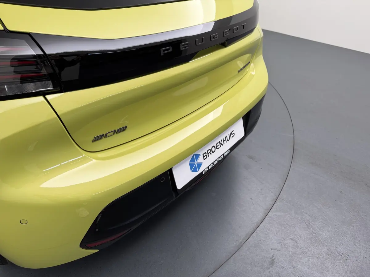 | Demo Deal | 1.2 Hybrid 110 e-DCS6 Business | Automatische verlichting | Elektrische parkeerrem | Extra getinte achterste zijruiten en achterruit