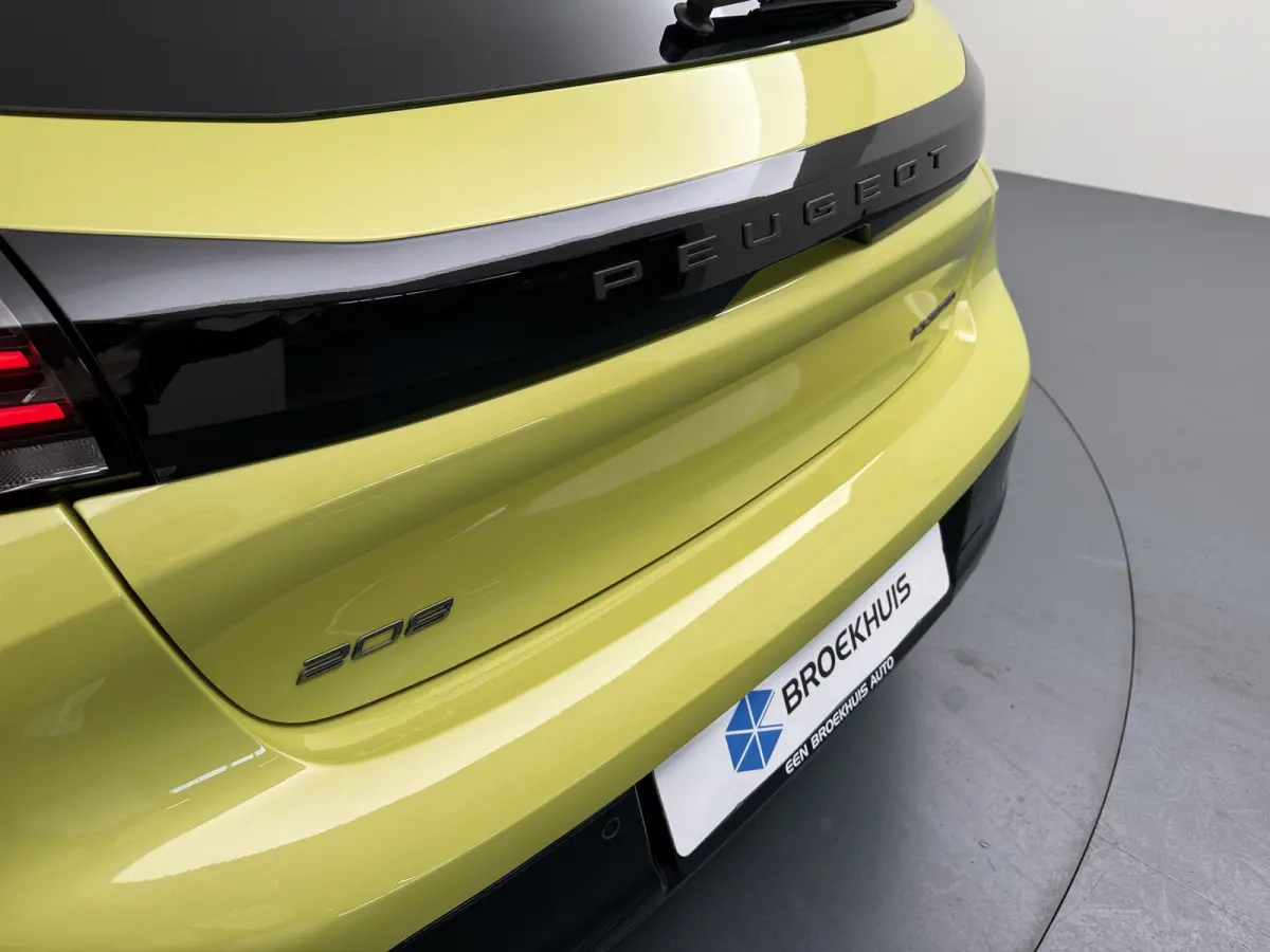 | Demo Deal | 1.2 Hybrid 110 e-DCS6 Business | Automatische verlichting | Elektrische parkeerrem | Extra getinte achterste zijruiten en achterruit