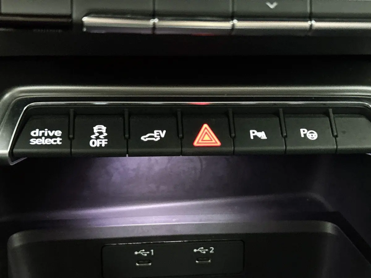 45 TFSI e S edition Competition | Automaat | Apple Carplay / Android Auto | Elektrisch Verstelbare Bestuurdersstoel | Massage | Sfeerverlichting | Elektrische Achterklep | Stoelverwarming | 