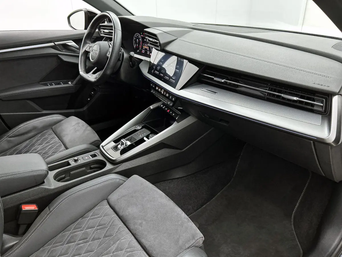 45 TFSI e S edition Competition | Automaat | Apple Carplay / Android Auto | Elektrisch Verstelbare Bestuurdersstoel | Massage | Sfeerverlichting | Elektrische Achterklep | Stoelverwarming | 