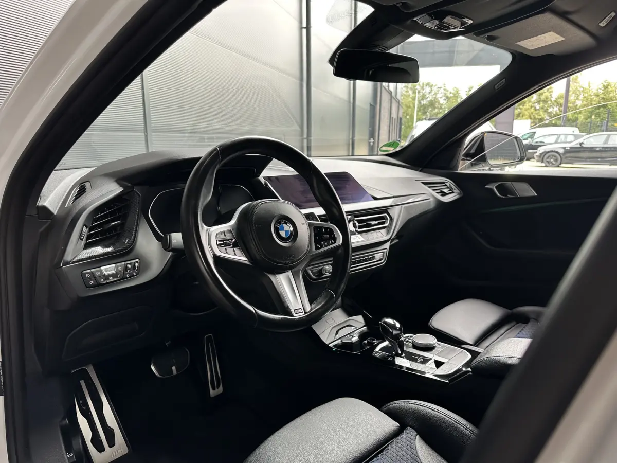 118i | M-SPORT | AUT | LED | Navi PRO | Stoelverwarm. |