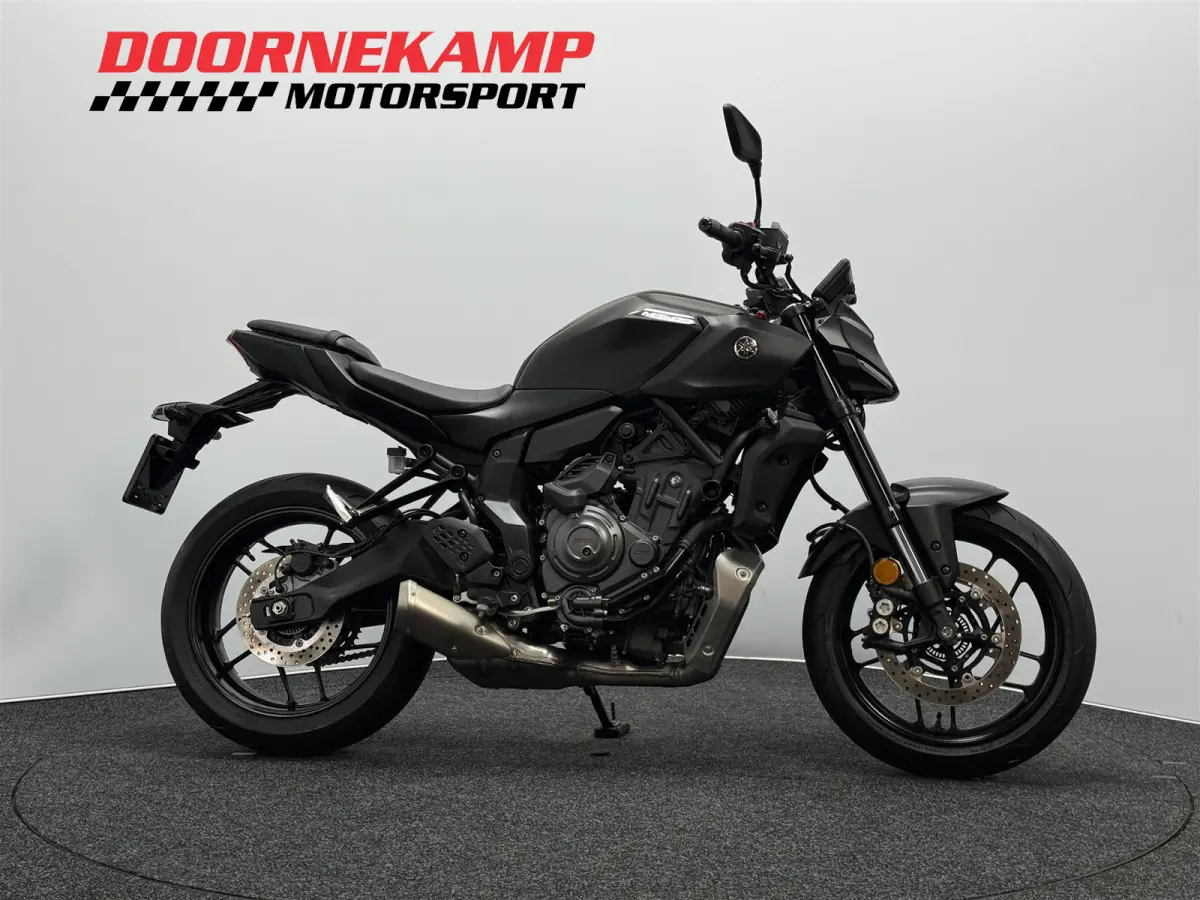 Yamaha MT 07 2025 Benzine Handgeschakeld leasen