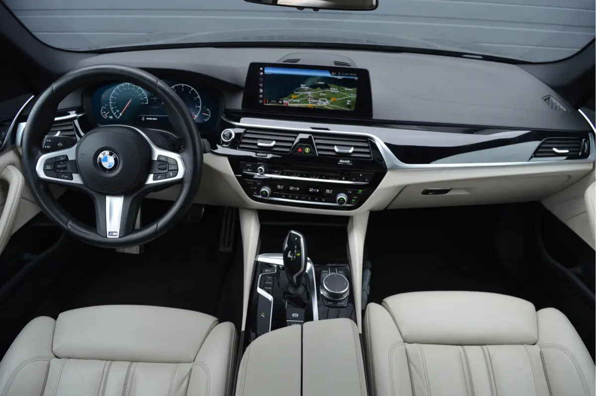 520i High Executive | M-PAKKET | PANO | CAMERA |