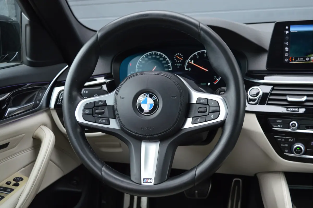 520i High Executive | M-PAKKET | PANO | CAMERA |