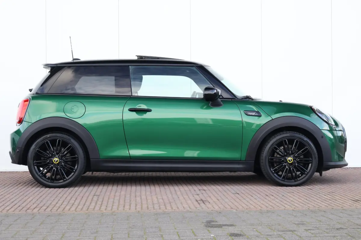 Camden Plus Edition 33 kWh | Pano-dak | Comforttoegang | Stoelverwarming | Head-up display
