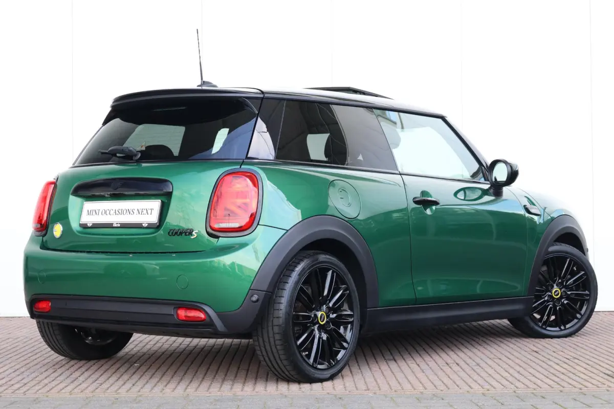 Camden Plus Edition 33 kWh | Pano-dak | Comforttoegang | Stoelverwarming | Head-up display
