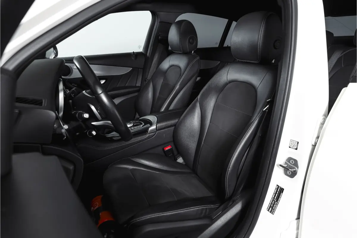 250 4MATIC 211 PK Premium AMG Line | S/K-Panodak | Cruise | Stoelverw. | PDC | Camera | App. Connect | ECC | LM 21" |