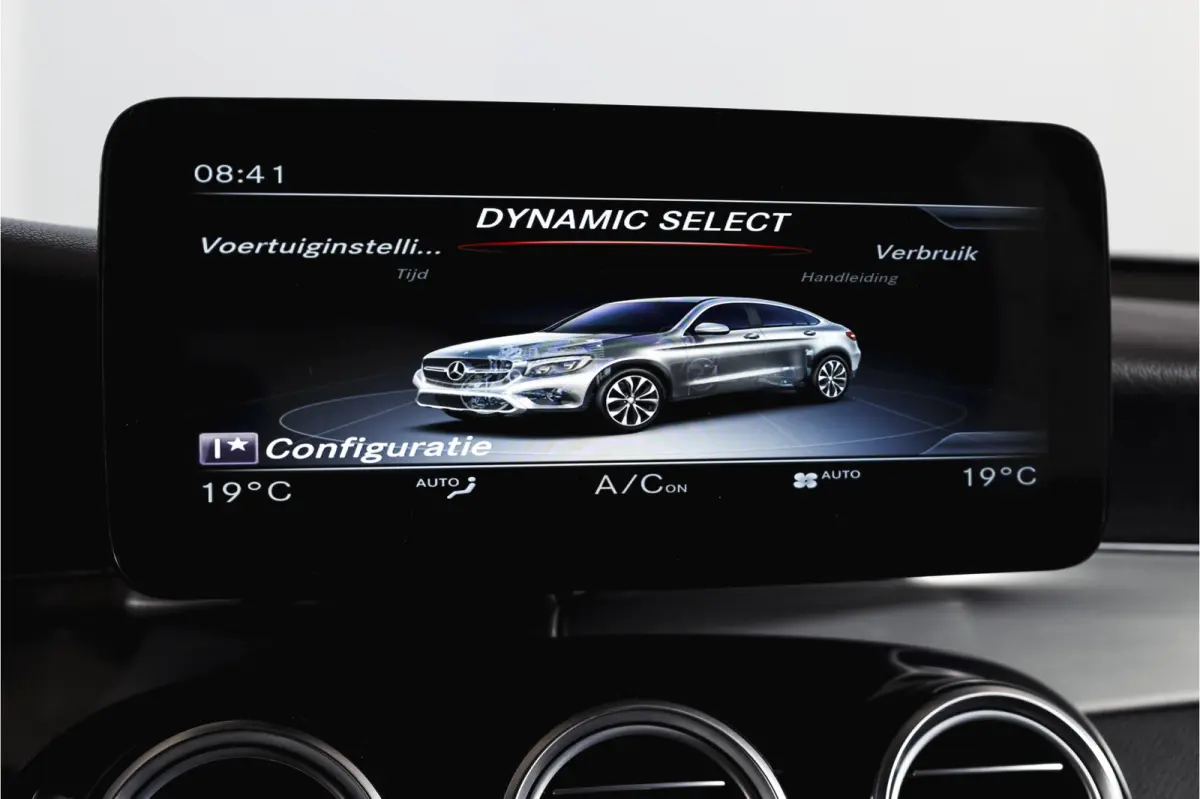 250 4MATIC 211 PK Premium AMG Line | S/K-Panodak | Cruise | Stoelverw. | PDC | Camera | App. Connect | ECC | LM 21" |